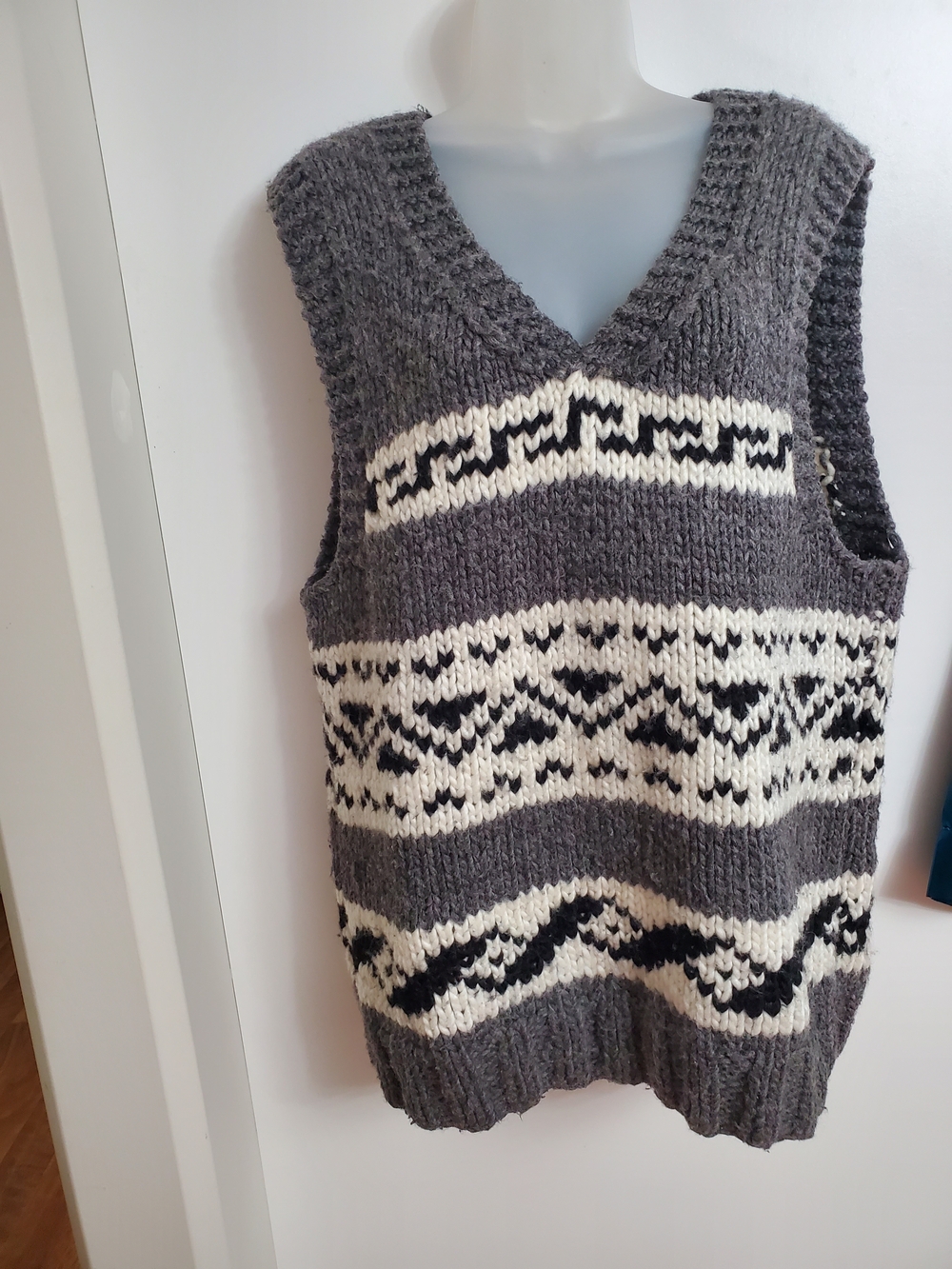 Cowichan Style XL Wool Knit Vest Sweater, Womens